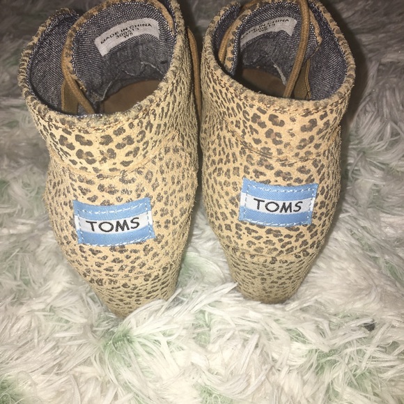 TOMS ANIMAL PRINT WEDGES - Picture 2 of 4